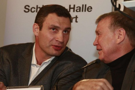 Vitali Klitschko mit seinem Trainer Fritz Sdunek. Copyright Werner Siebert