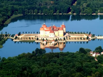 Замок на воде Морицбург
